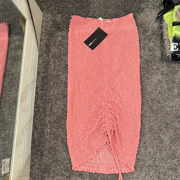 Fashion nova scrunch coral RARE dress - Picture 3 of 8